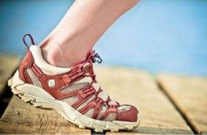 نقش کفش مناسب در جلوگیری از آسیب های ورزشی