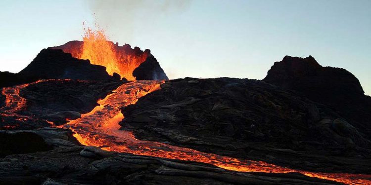 معرفی ۱۱ تا از بزرگترین فوران های آتشفشان تاریخ